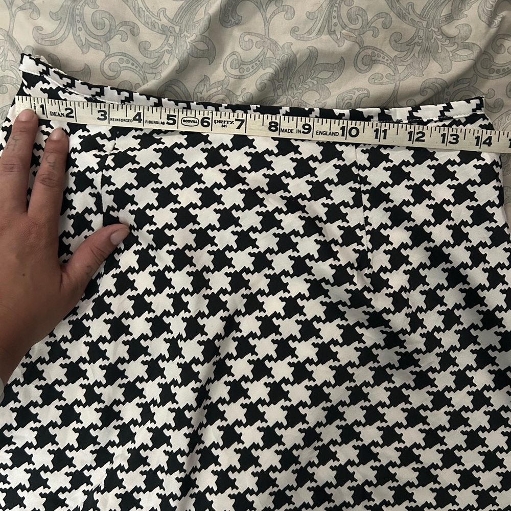 NIA Houndstooth Mini Skirt - Picture 4 of 5